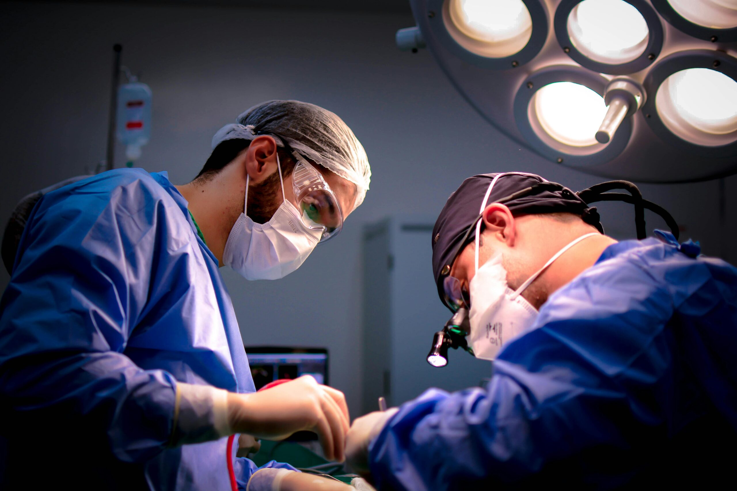 Team di chirurgia endocrina in sala operatoria
